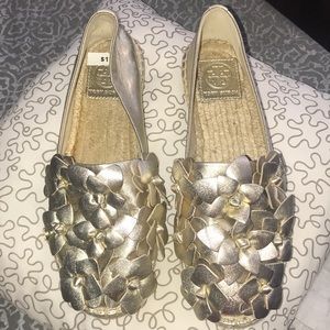 NWOT LIGHT GOLD TORY BURCH ESPADRILLES